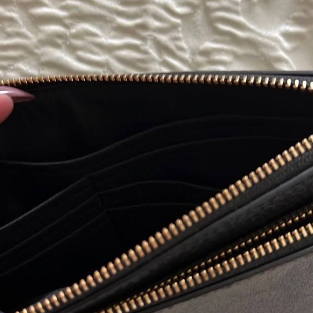 Beautiful Coach Double Zip Wristlet NWT - Picture 12 of 12